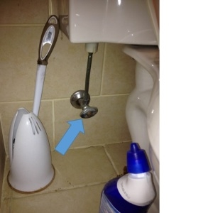 トイレのフラッシュバックスプラッシュを停止する方法