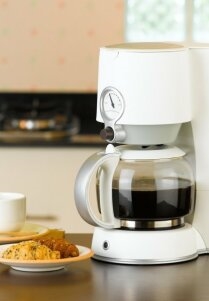 Kā notīrīt kafijas traipus no nerūsējošā tērauda