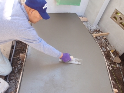 コンクリートの床を仕上げる方法