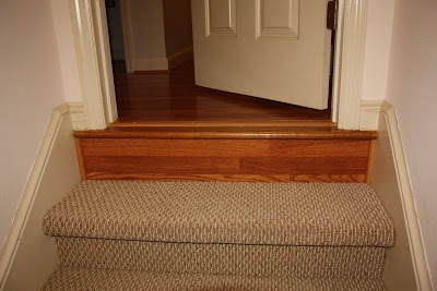 Jak zainstalować winylowy profil na schodach z wykładziną dywanową