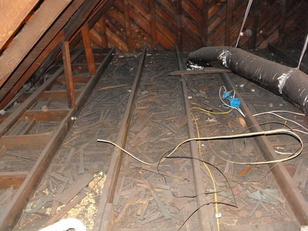 Mennyezeti ventilátor hozzáadása tetőtéri hozzáférés nélkül