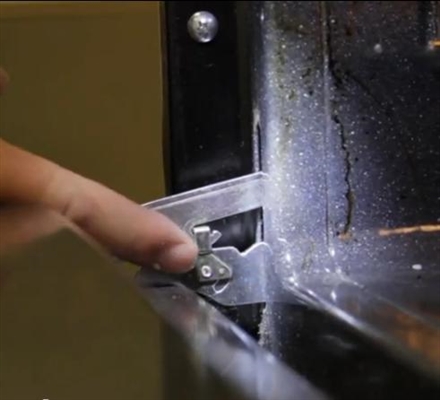 Hoe een Frigidaire ovendeur te verwijderen