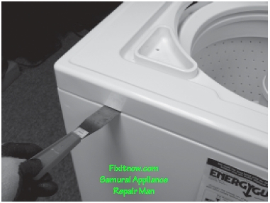 Làm thế nào để loại bỏ đầu máy giặt Maytag