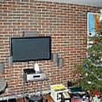 벽돌 벽에 평면 TV를 설치하는 방법