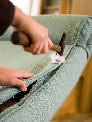 Cómo medir tela para tapizar sofás