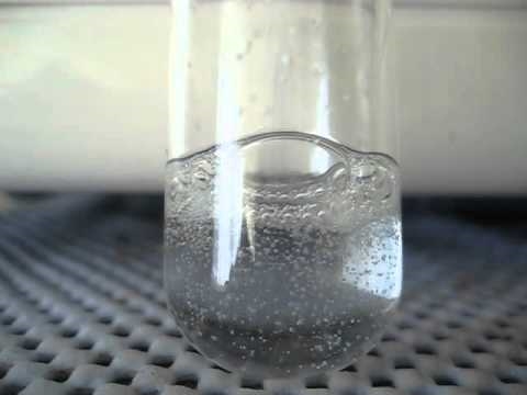 Hogyan készítsünk .5 nátrium-hidrogén-karbonát-oldatot