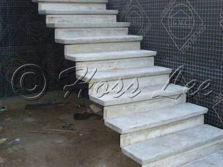 Hoe buitentapijt op betonnen trappen te installeren