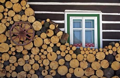 Ako stohovať drevo do krbu