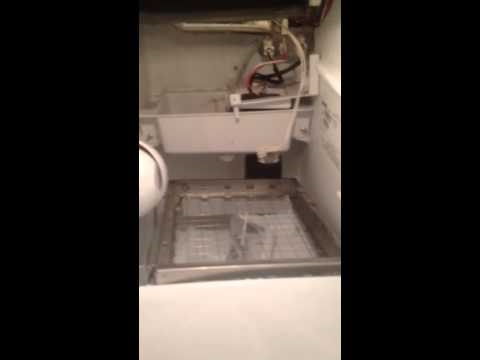 Como remover uma máquina de fazer gelo de uma geladeira Kenmore