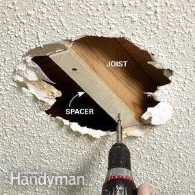 Como remover um parafuso de suspensão do teto