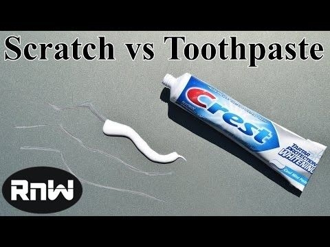 Come usare il dentifricio per rimuovere i graffi