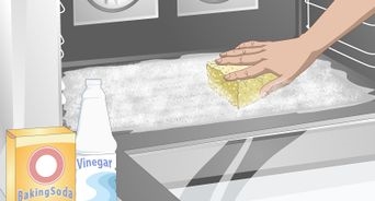 Πώς να καθαρίσετε το λιωμένο πλαστικό από ένα φούρνο