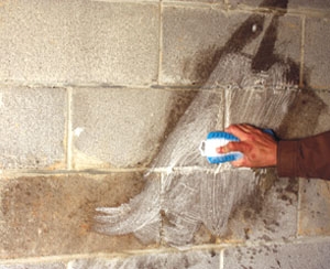Comment nettoyer la peinture en aérosol sur le béton