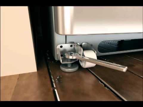 Cómo ajustar las puertas en un refrigerador Kenmore