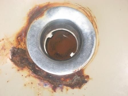 鋳鉄製浴槽の汚れを取り除く方法