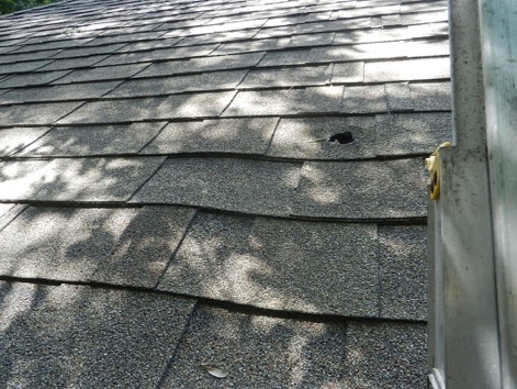 Cách sửa lỗ trên mái nhà