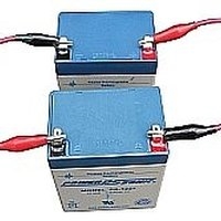 Come collegare le batterie in parallelo per prolungare l'autonomia (banca di batterie solari)