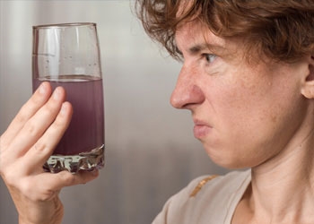 Come togliere l'odore del cloro dal naso