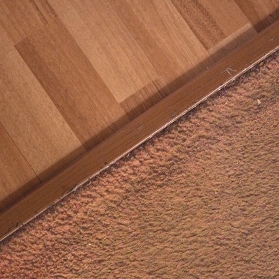 Apa yang Menyebabkan Lantai Linoleum Tergelembung?