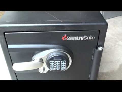 Batterijen vervangen in een Sentry Safe