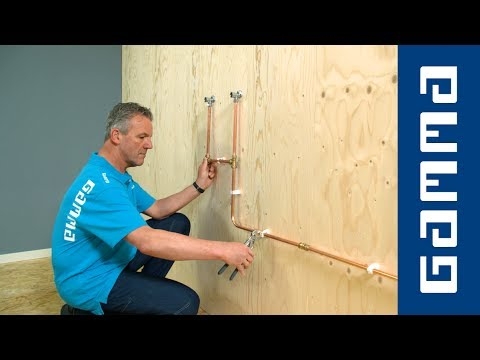 Hoe leidingen vervangen die glas binnen het frame van de douchedeur bevatten