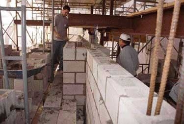 Üreges betonblokk megerősítése