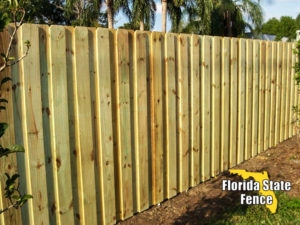 Правила за дървени огради за поверителност в окръг Хилсбъро, Флорида