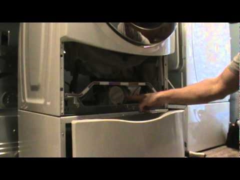 Bir Whirlpool Çamaşır Makinesinde Pompayı Temizleme