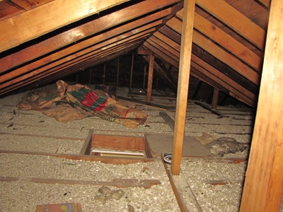 Welche Art von Isolierung auf dem Dachboden ist die braune Isolierung?