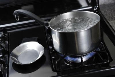 Comment nettoyer les casseroles collées