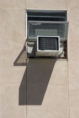 Podrobné pokyny k instalaci chladiče bažin na bázi okna