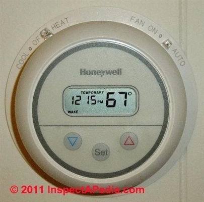 Co oznaczają kody w cyfrowym termostacie Honeywell?