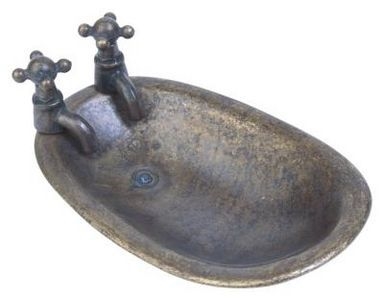 Comment nettoyer les taches d'eau d'un robinet en bronze frotté à l'huile