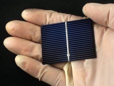 So reinigen Sie trüben Kunststoff, um eine Solarlichtzelle zu reparieren