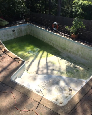 Ako prekresliť dlaždice bazénu