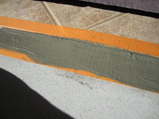 Ako odstrániť pásku z betónových podláh