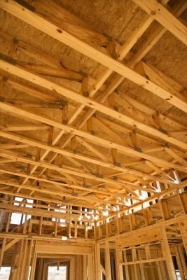 Como remover o Drywall para expor as vigas e elevar o teto