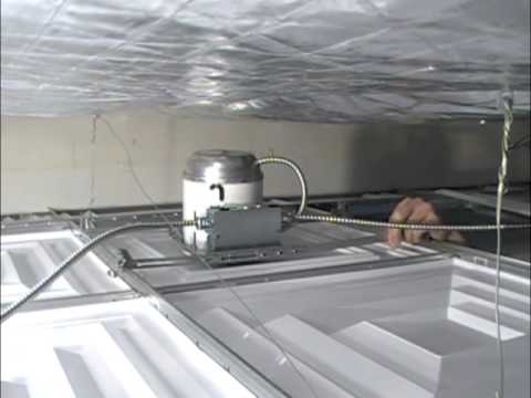 Cómo instalar iluminación empotrada en paneles de techo abatible