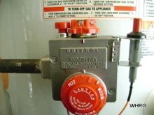 Como redefinir um interruptor de vapor em um aquecedor de água Rheem