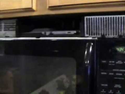 Hoe de gloeilamp in een Kenmore-oven te verwijderen