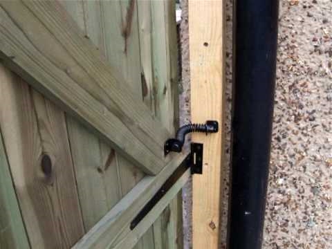 Kako instalirati oprugu zatvorenih vrata