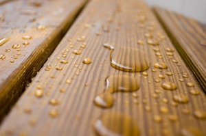 Cómo impermeabilizar la madera de cedro