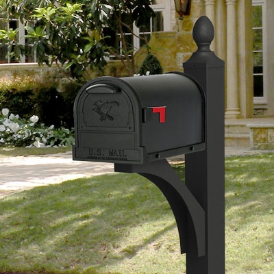Jak namontovat poštovní schránku na cihlovou zeď