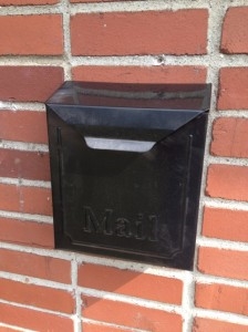 Як встановити поштову скриньку на цегляну стіну