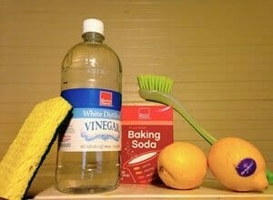 Cómo lavar los platos con bicarbonato de sodio y vinagre