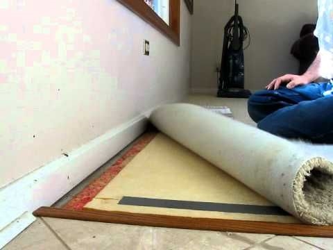 Cómo instalar la alfombra en una casa móvil