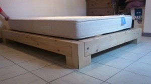 Comment assembler un cadre de lit en bois