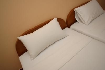 Como colocar lençóis embutidos em camas king size