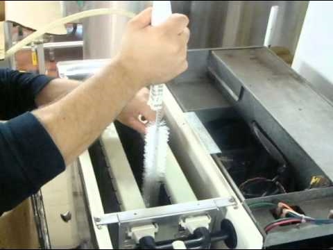 Como limpar uma máquina de gelo escocês