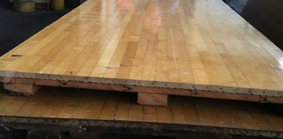 Jak vyrobit překližkovou podlahu, aby vypadala jako dřevěná podlaha